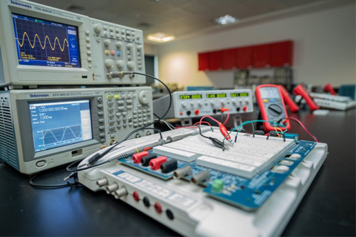 Electronic Devices and Circuits Lab